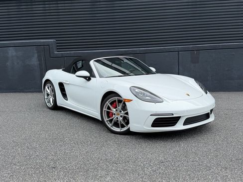 Certified 2017 Porsche 718 Boxster S RWD image 12