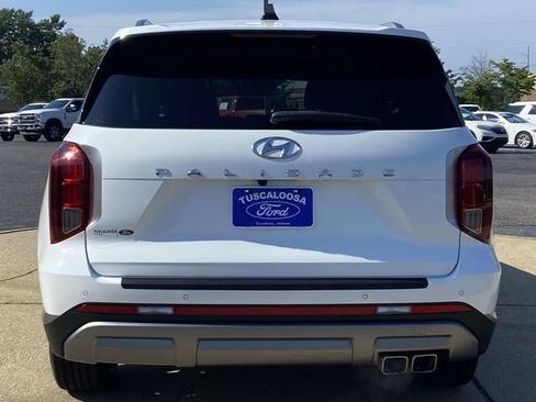 Used 2024 Hyundai Palisade SEL FWD image 3