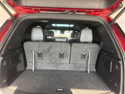 Used 2024 Chevrolet Traverse Z71 image 19