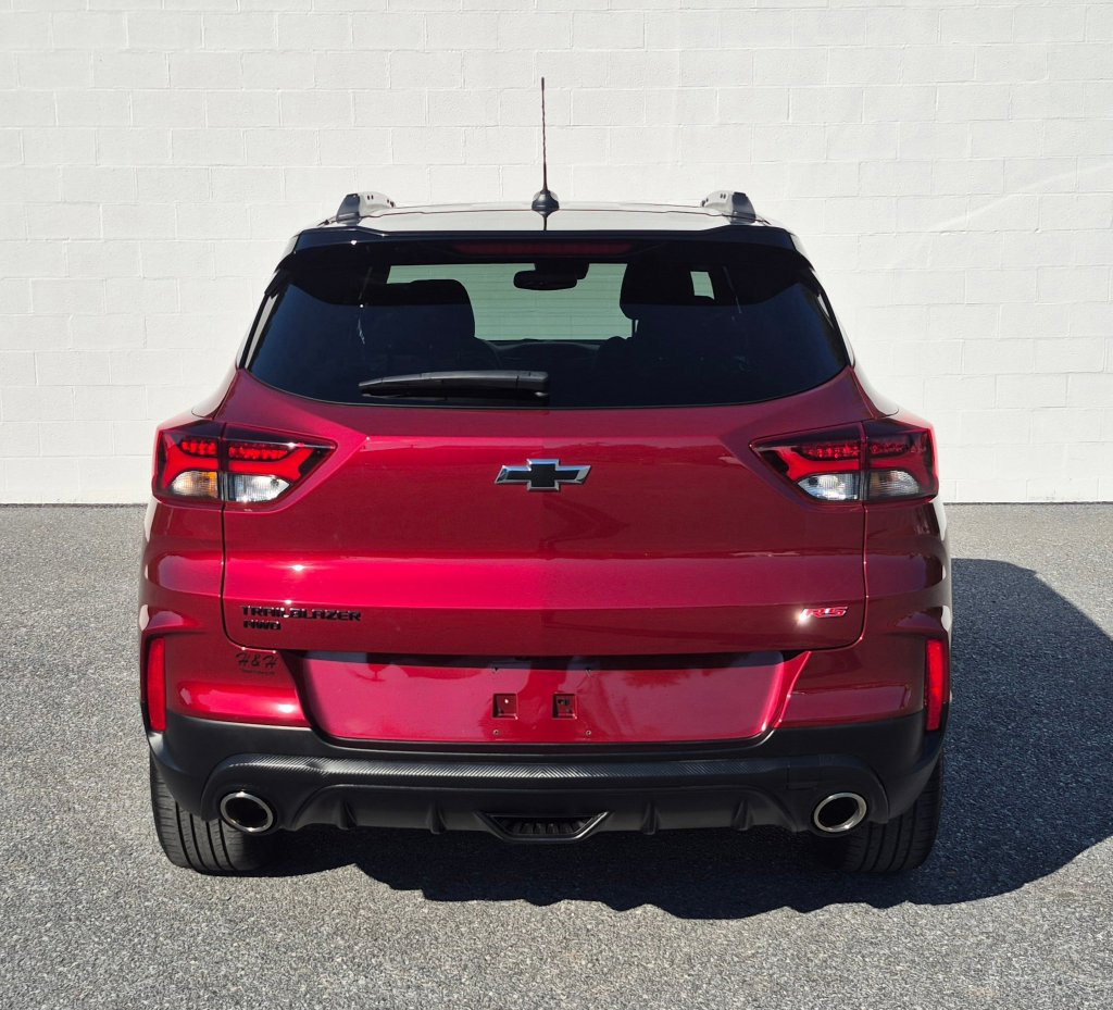 Used 2023 Chevrolet TrailBlazer RS w/ Sun and Liftgate Package AWD/4WD image 14