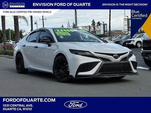 Used 2022 Toyota Camry SE w/ Convenience Package FWD image 1