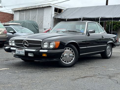 Used 1987 Mercedes-Benz 560 SL image 2