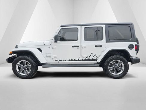 Used 2019 Jeep Wrangler Unlimited Sahara AWD/4WD image 8