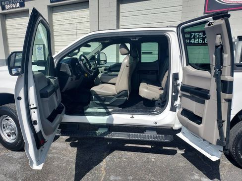 Used 2020 Ford F250 XL w/ Power Equipment Group image 11