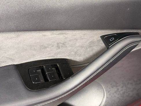 Used 2021 Tesla Model Y Long Range AWD/4WD image 18