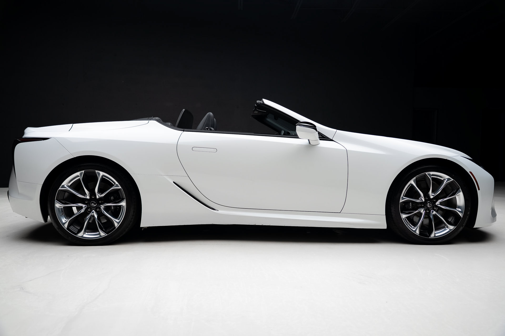 Used 2021 Lexus LC 500 Convertible w/ Touring Package RWD image 36