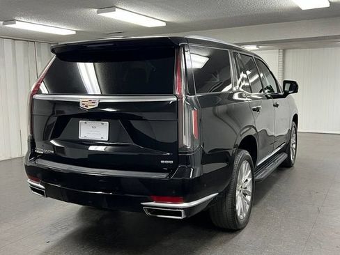 Used 2024 Cadillac Escalade Premium Luxury AWD/4WD image 5