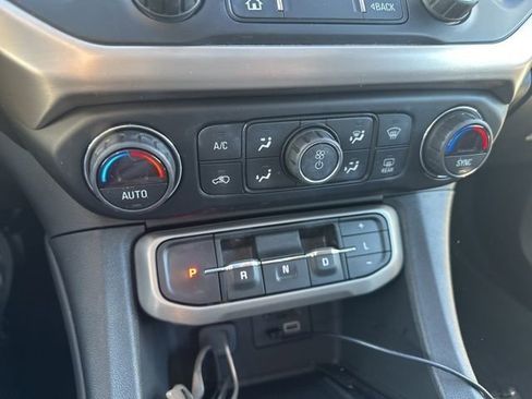 Certified 2021 GMC Acadia Denali w/ Denali Technology Package image 37