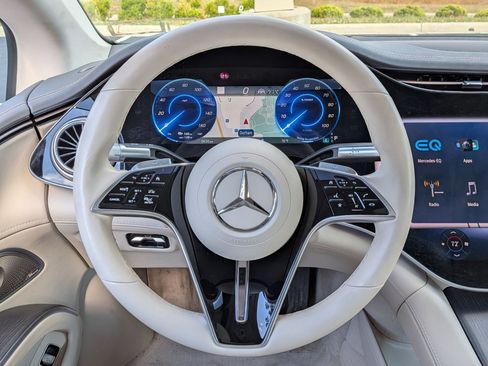 Used 2022 Mercedes-Benz EQS 580 4MATIC Sedan image 14
