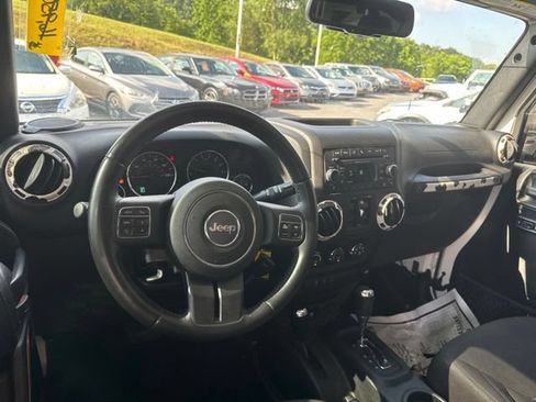 Used 2017 Jeep Wrangler Unlimited Sport w/ Quick Order Package 24S AWD/4WD image 12