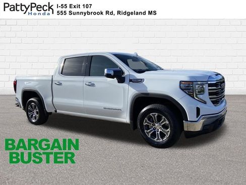 Used 2025 GMC Sierra 1500 SLT RWD image 1