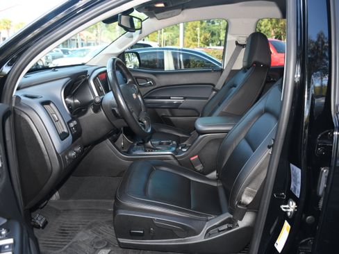 Used 2022 Chevrolet Colorado Z71 w/ Z71 Midnight Edition image 7