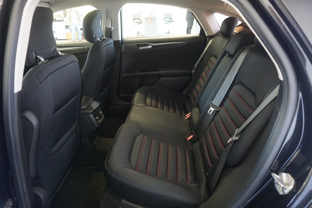 Used 2014 Ford Fusion SE FWD image 20