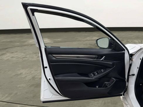Used 2022 Honda Accord Sport image 10