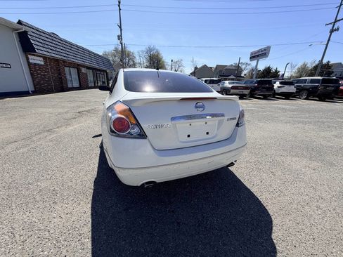 Used 2007 Nissan Altima Hybrid Sedan w/ Convenience Pkg image 13