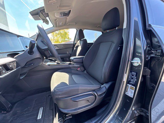 Used 2025 Kia Sportage LX FWD image 8