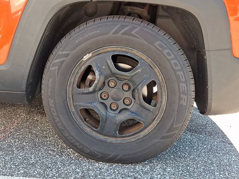 Used 2015 Jeep Renegade Sport w/ Power & Air Group FWD image 3