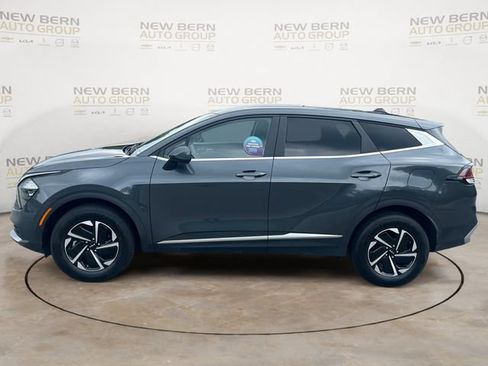 Used 2023 Kia Sportage LX AWD/4WD image 2