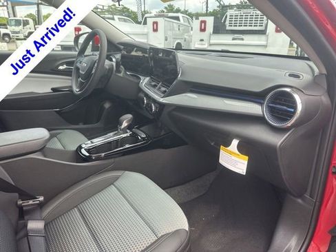 New 2026 Chevrolet Trax LT FWD image 32