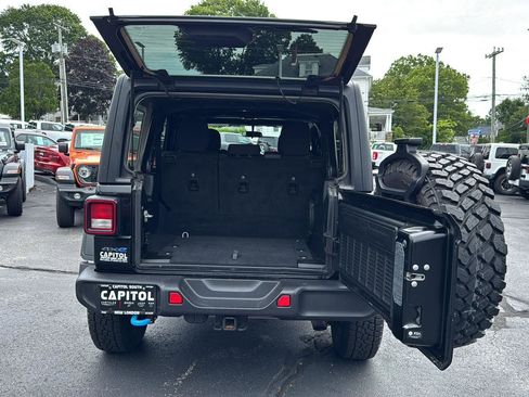 Used 2023 Jeep Wrangler Unlimited image 16