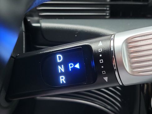 Used 2024 Hyundai Ioniq 5 SE image 11