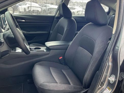 Used 2025 Nissan Altima 2.5 SV image 11