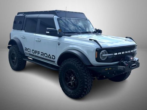Used 2021 Ford Bronco First Edition AWD/4WD image 3