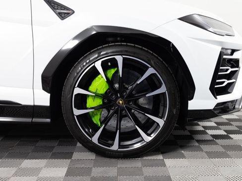 Used 2021 Lamborghini Urus AWD/4WD image 17