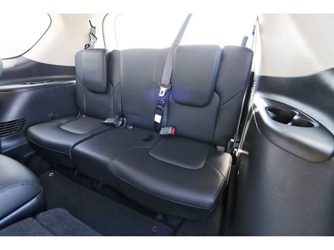 Used 2024 Nissan Armada SL w/ Captain's Chairs Package image 14