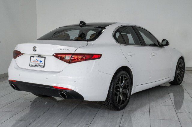 Used 2021 Alfa Romeo Giulia Ti AWD/4WD image 6