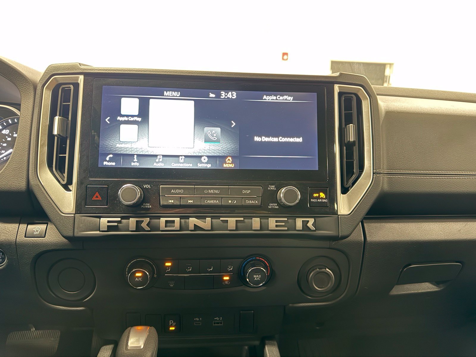 Used 2025 Nissan Frontier SV RWD image 11
