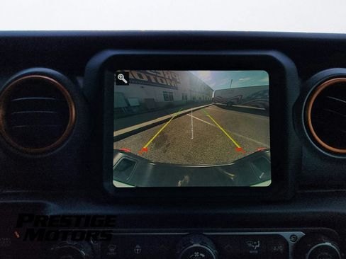 Used 2021 Jeep Gladiator Mojave AWD/4WD image 9