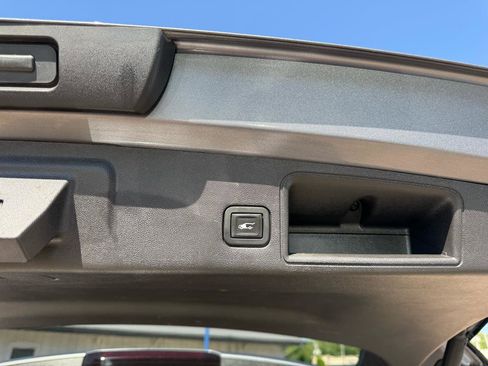 Used 2018 GMC Terrain Denali w/ Comfort Package AWD/4WD image 15
