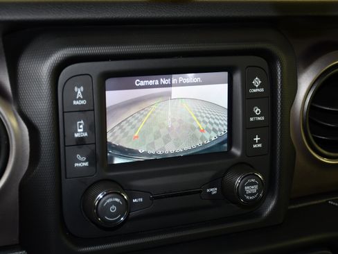 Used 2020 Jeep Wrangler Sport AWD/4WD image 20