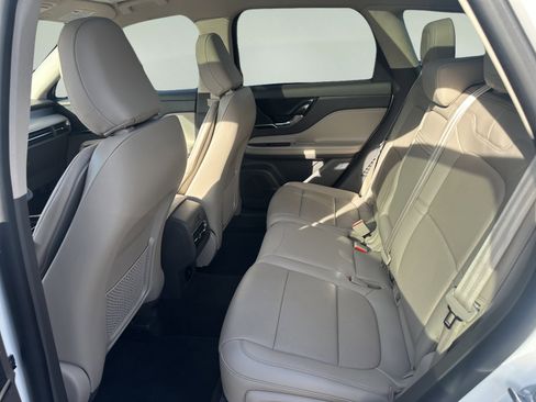 Used 2022 Lincoln Corsair AWD w/ Premium Package image 10