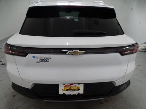 Used 2025 Chevrolet Equinox EV LT image 19