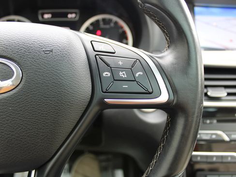 Used 2017 INFINITI QX30 Premium w/ Navigation Package image 15