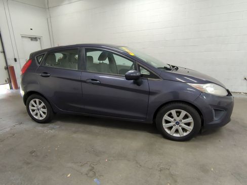 Used 2012 Ford Fiesta SE image 2