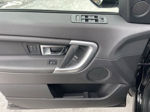 Used 2019 Land Rover Discovery Sport HSE image 12