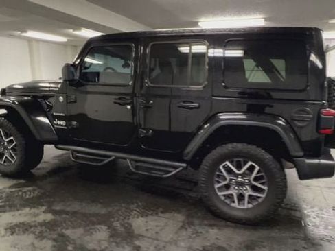 Used 2024 Jeep Wrangler Unlimited Sahara image 6