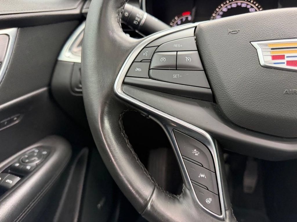 Used 2018 Cadillac XT5 Premium Luxury FWD image 14