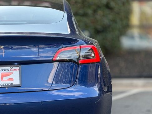 Used 2021 Tesla Model 3 Standard Range image 14