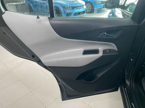 Used 2018 Chevrolet Equinox LS image 19