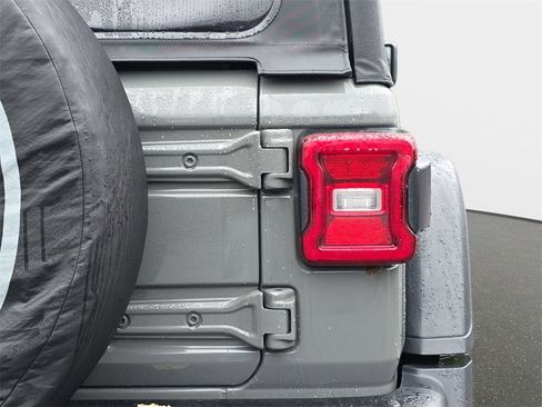 Used 2021 Jeep Wrangler Unlimited Rubicon w/ Uconnect 4C Nav & Sound Group image 38