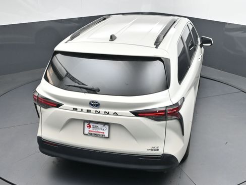 Certified 2021 Toyota Sienna XLE image 36