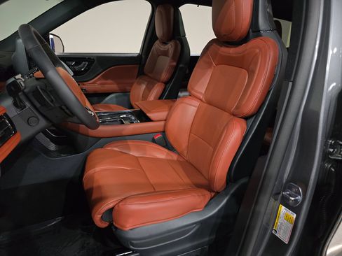 New 2025 Lincoln Aviator Reserve w/ Equipment Group 201A AWD/4WD image 19