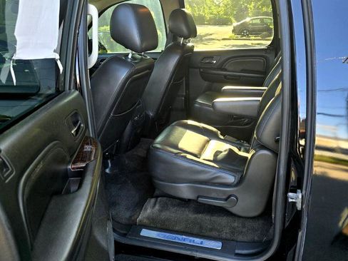 Used 2013 GMC Yukon XL Denali image 11