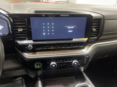 Used 2024 GMC Sierra 1500 Elevation image 28