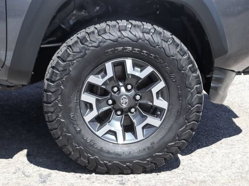 Used 2016 Toyota Tacoma TRD Off-Road w/ Towing Package RWD image 40