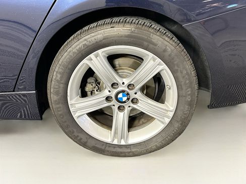 Used 2013 BMW 320i Sedan RWD image 11